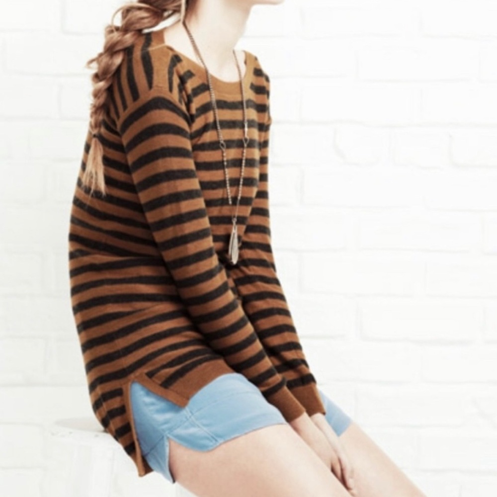 Wallace Medium Grey Mustard Gold Stripe sweater